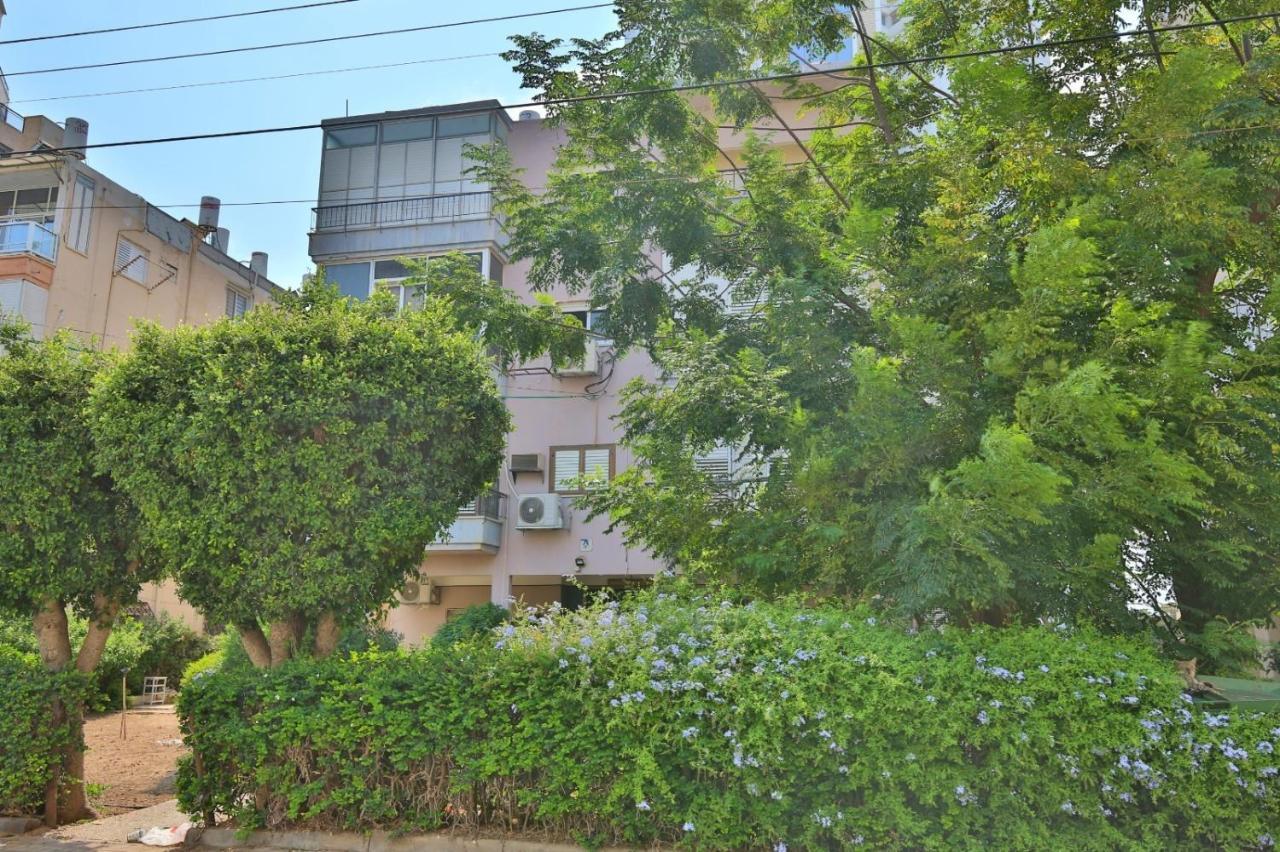City Center Luxury Apartment In เนทันยา ภายนอก รูปภาพ